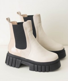 Qenko Nude Leather Boots