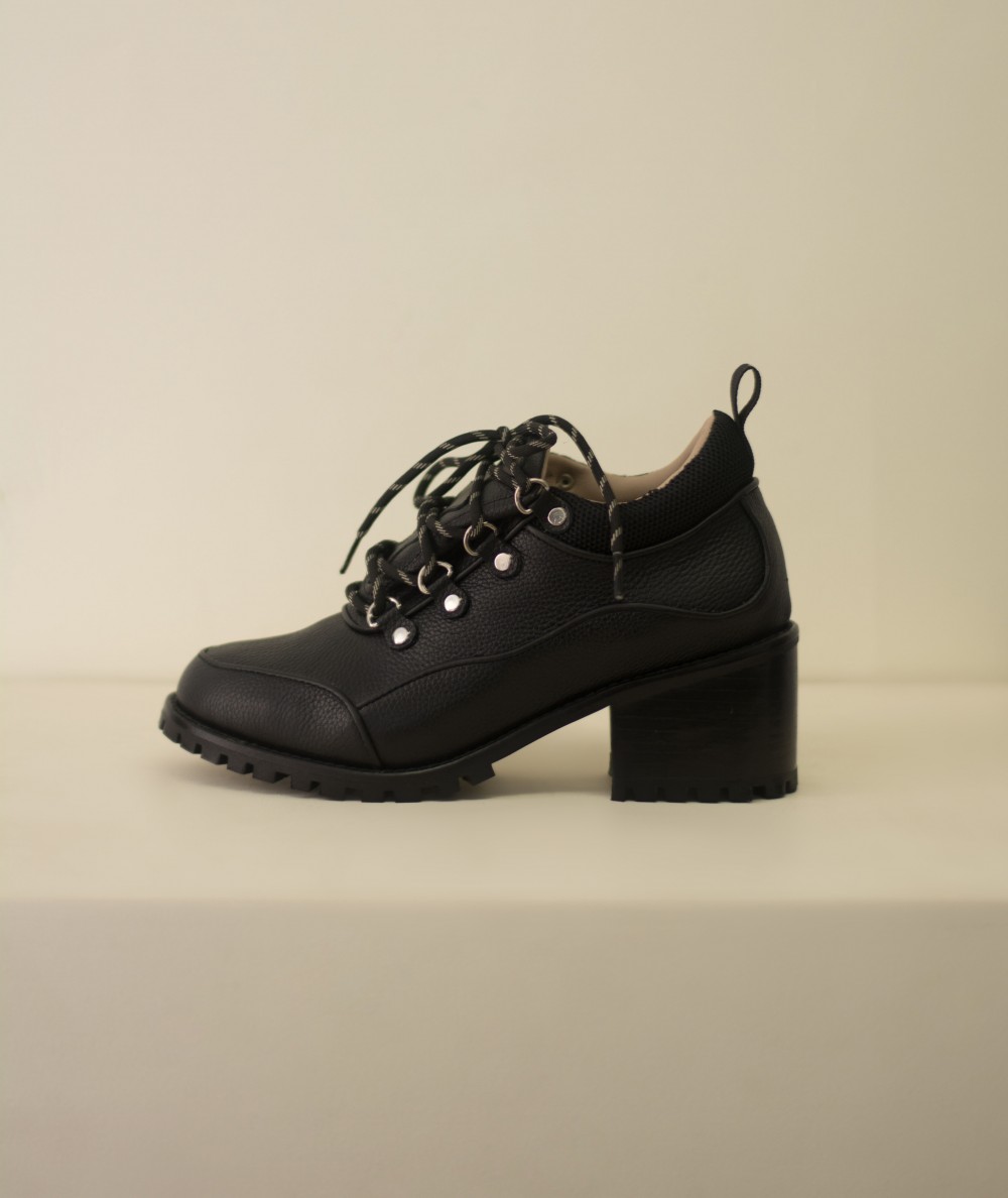 Misti Leather Ankle Boots Black