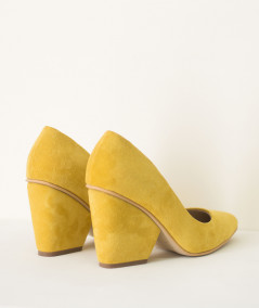 Estefanía stilettos de cuero amarillo