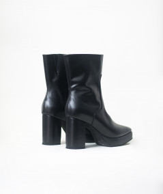 Praga Black Leather Boots