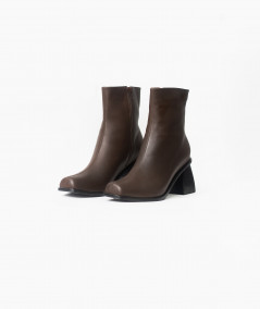 Maya leather boots