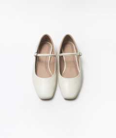 Ariana off white leather flats