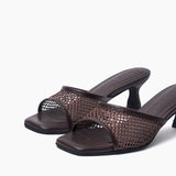 Carina chocolate mules de cuero y malla
